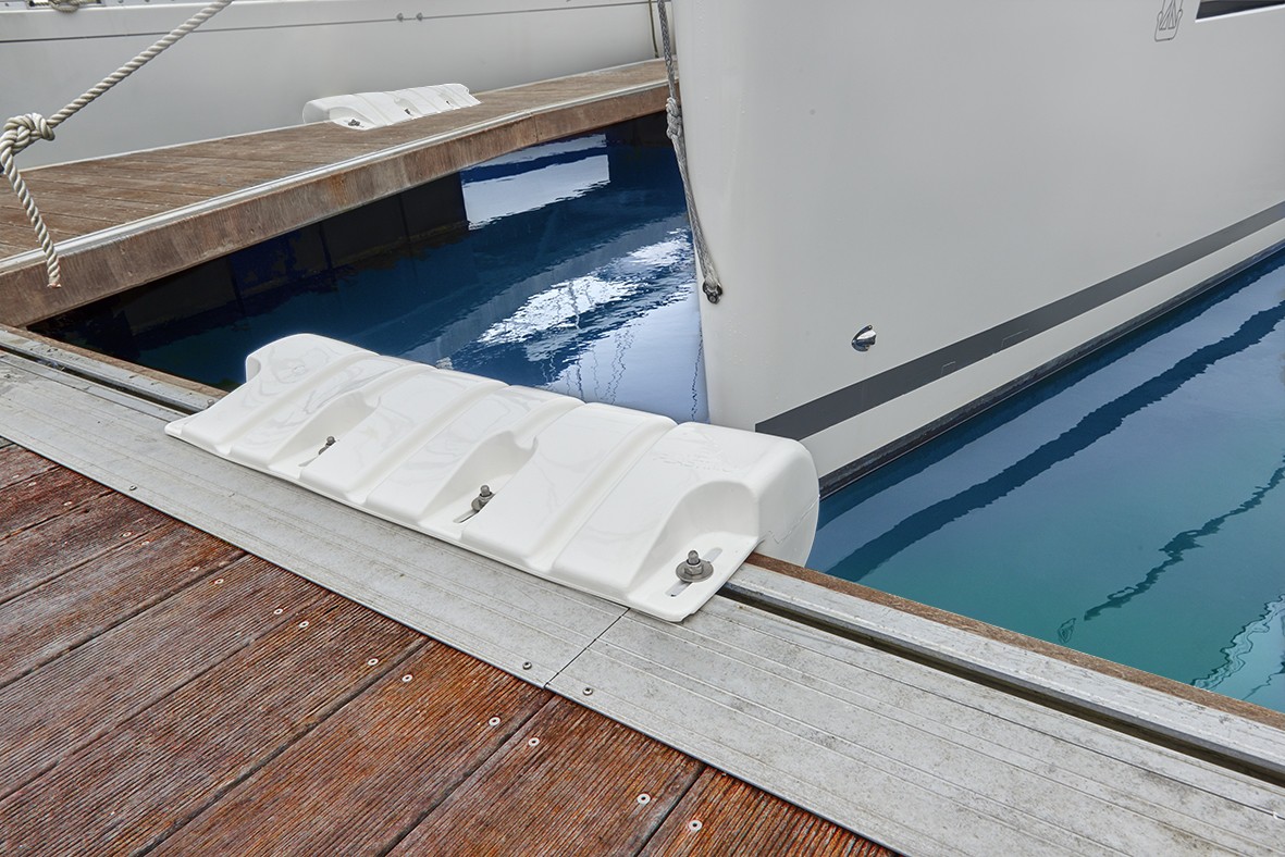 Plastimo Stegfender 3/4, 90 cm – Aufblasbarer Fender für Steganlagen
